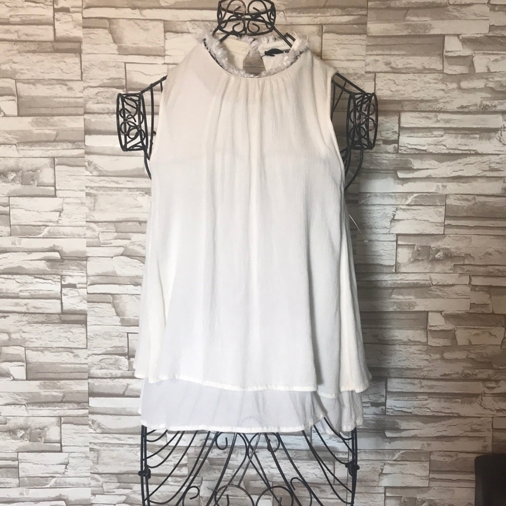 Blu pepper layered top